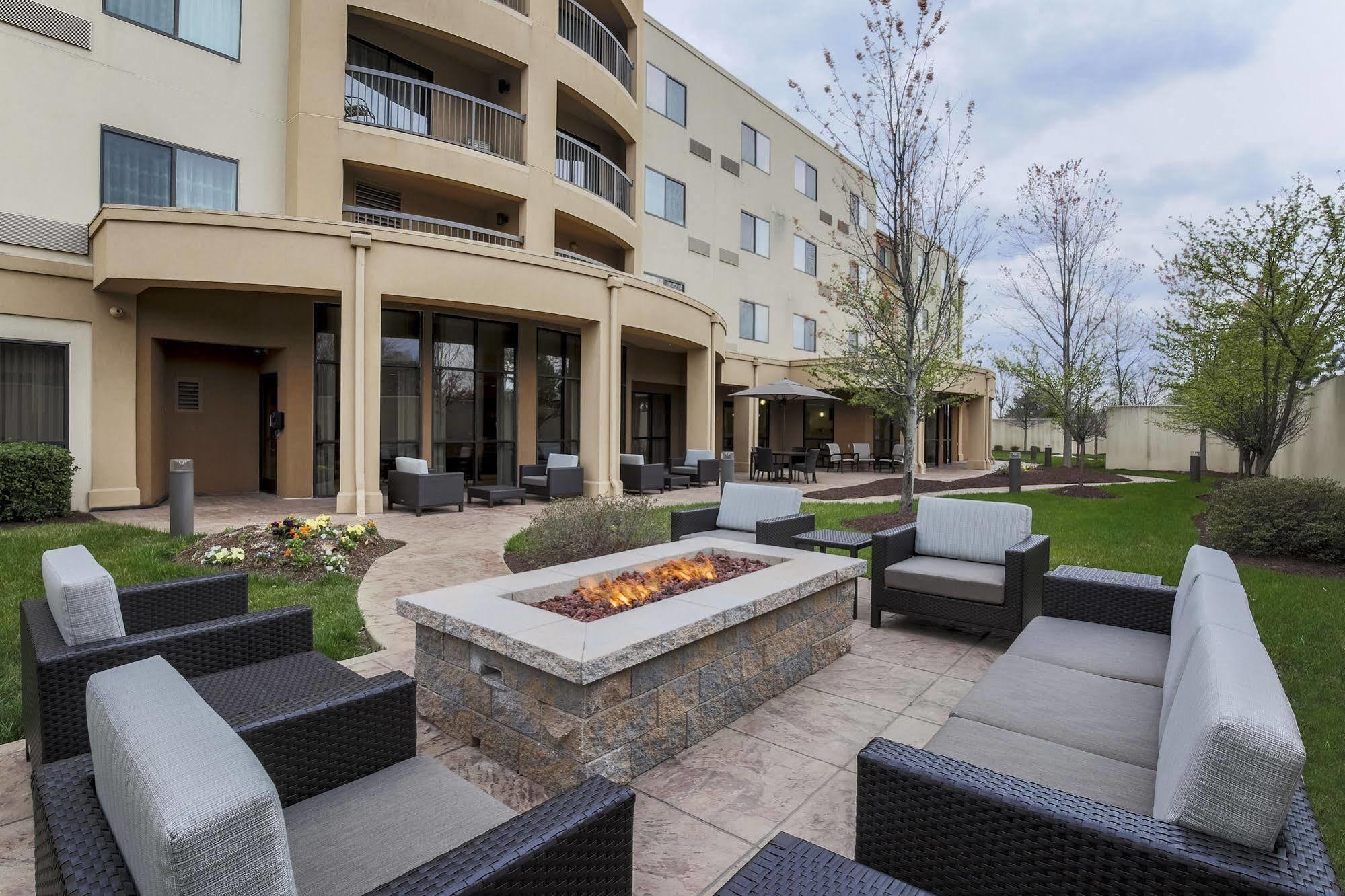 Hotel Courtyard By Marriott Potomac Mills Woodbridge Exterior foto